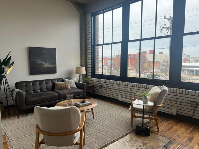april lizotte recommends Backpage St Louis Apartments