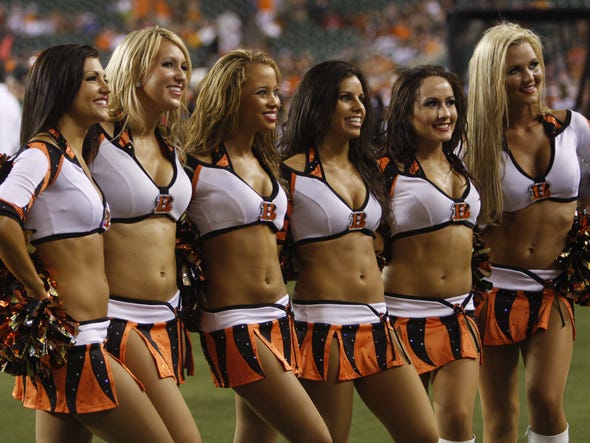 Cheerleaders With Big Breasts booty search