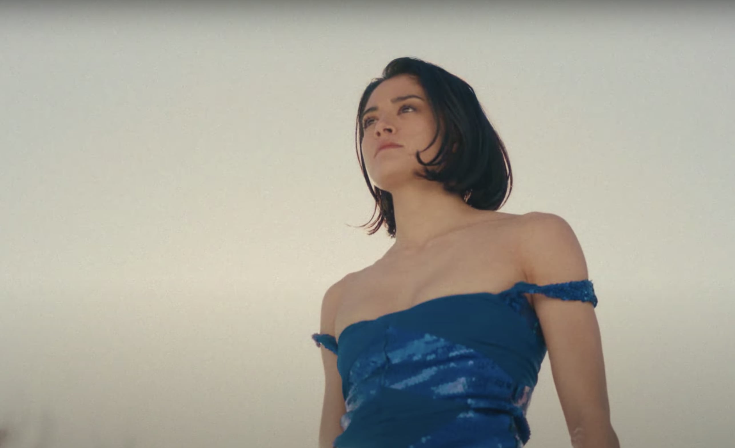 alberto de la espriella recommends anna song blue dress video pic