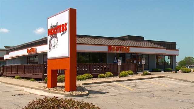 Best of Hooters in des moines