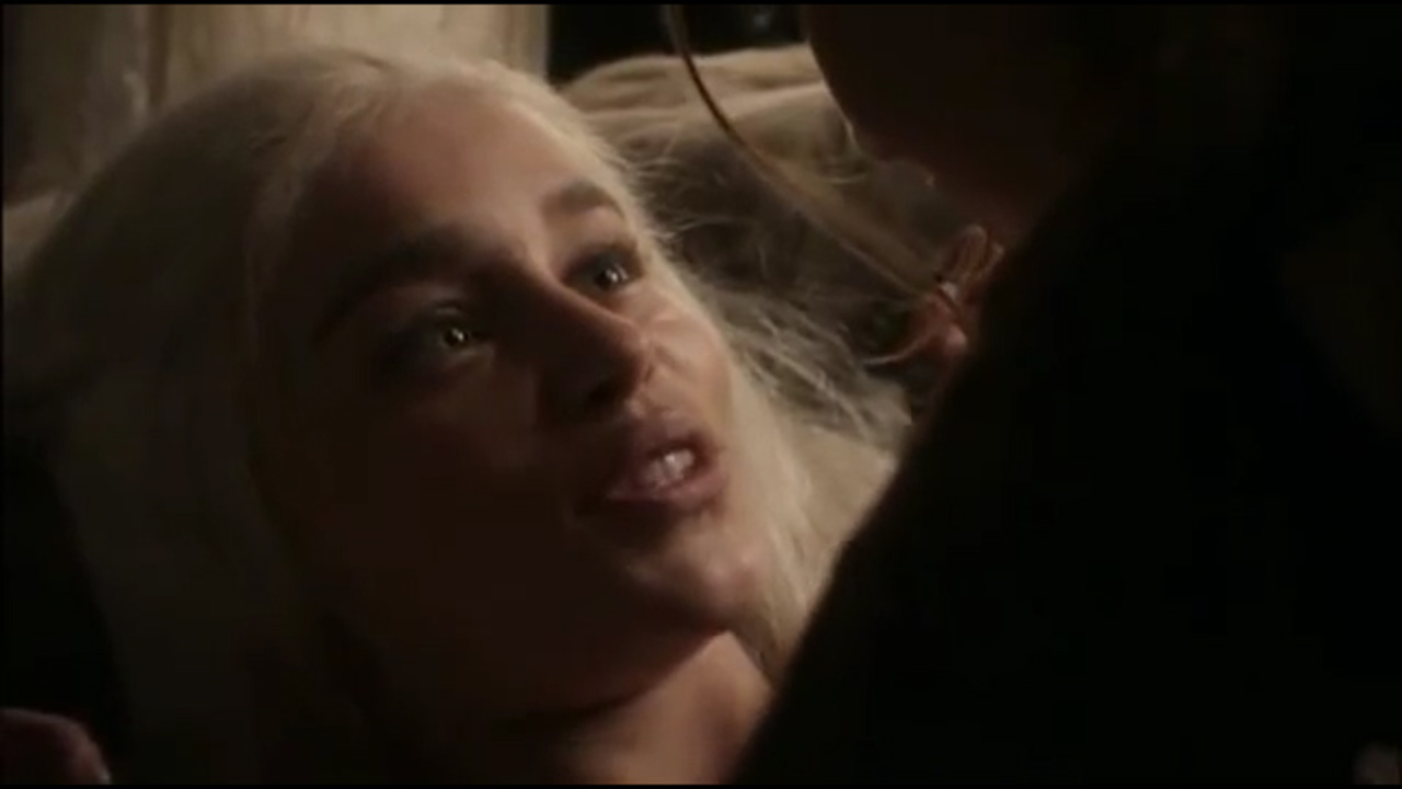 claire petitt share daenerys targaryen lesbian scene photos