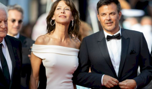 anthony avent recommends sophie marceau nipple slip pic