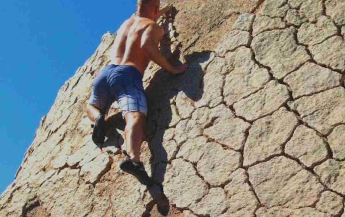 brenda wanjiku recommends naked rock climbing pic