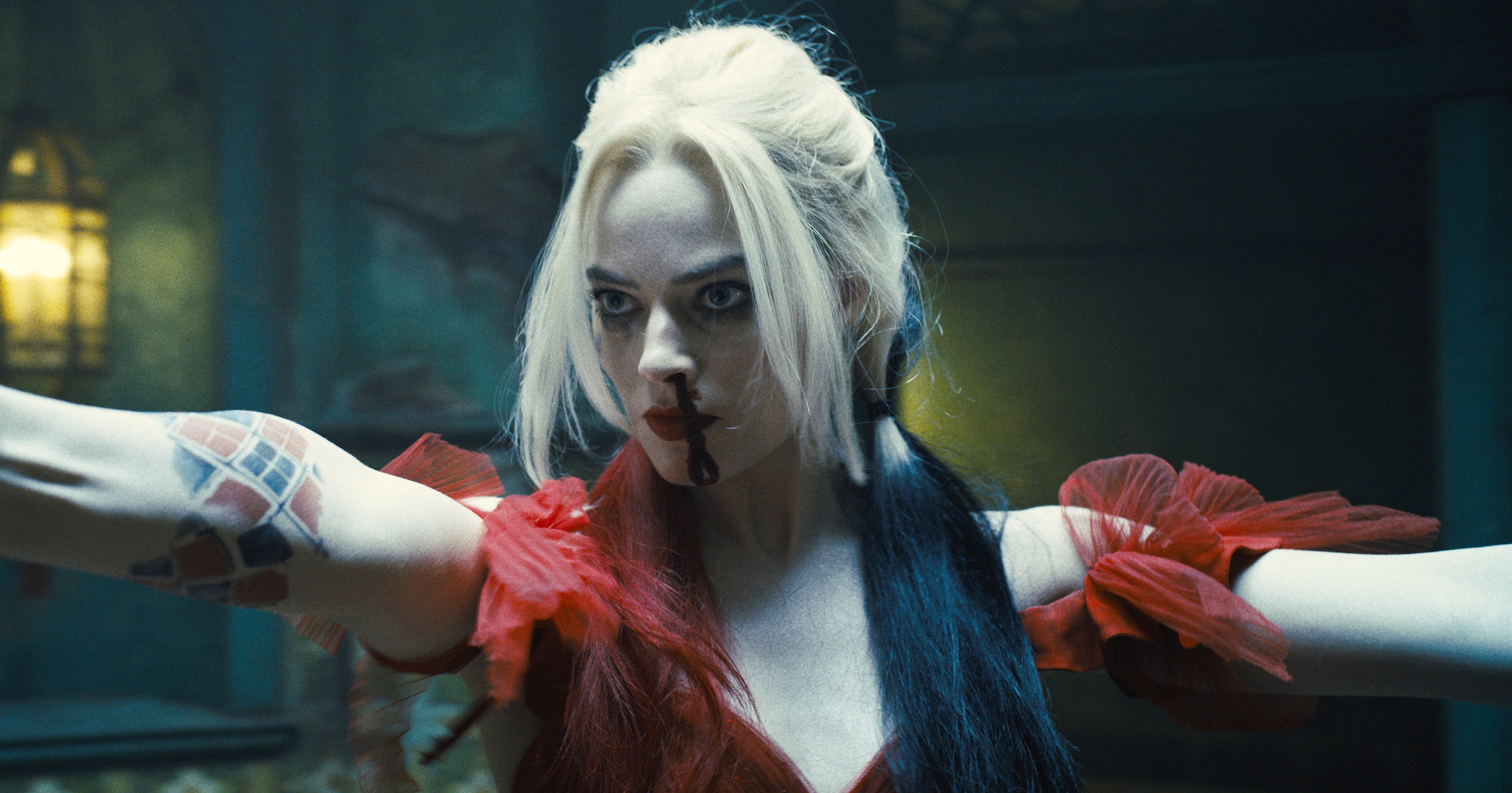 margot robbie nude in suicide squad