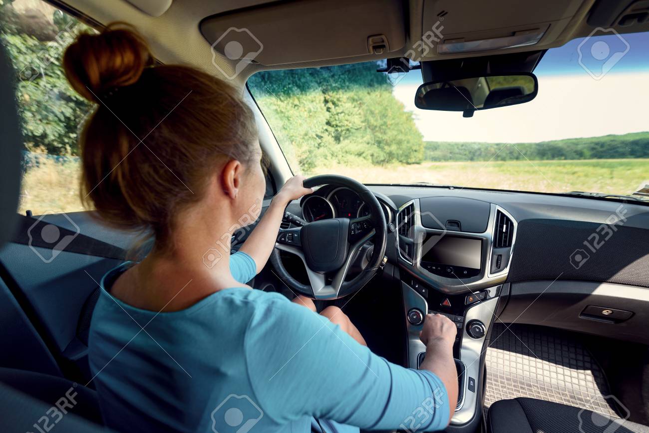 bob reding recommends Girl In Blue Dress In Car