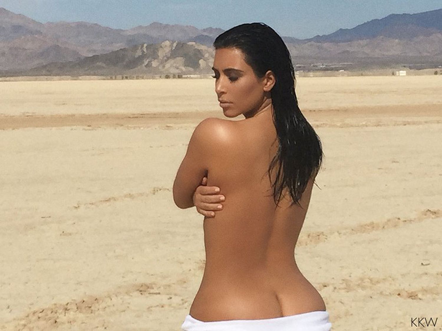 corey kinsella recommends kim kardashian naked shoot pic