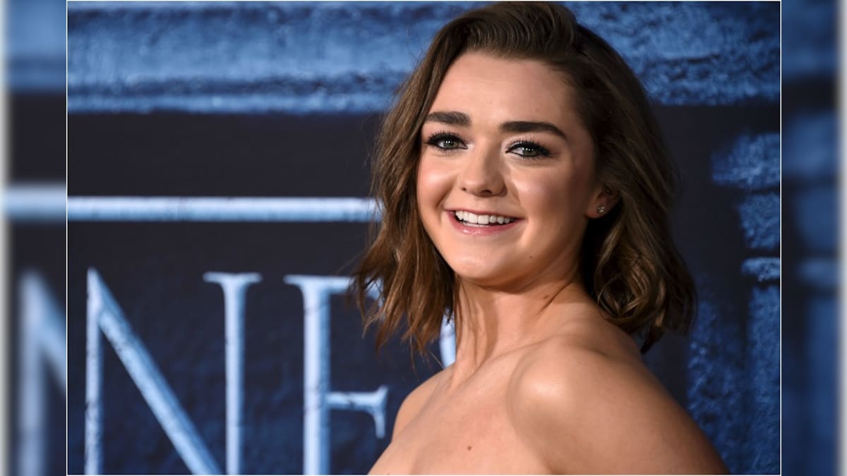 Maisie Williams Topless Leak partner online