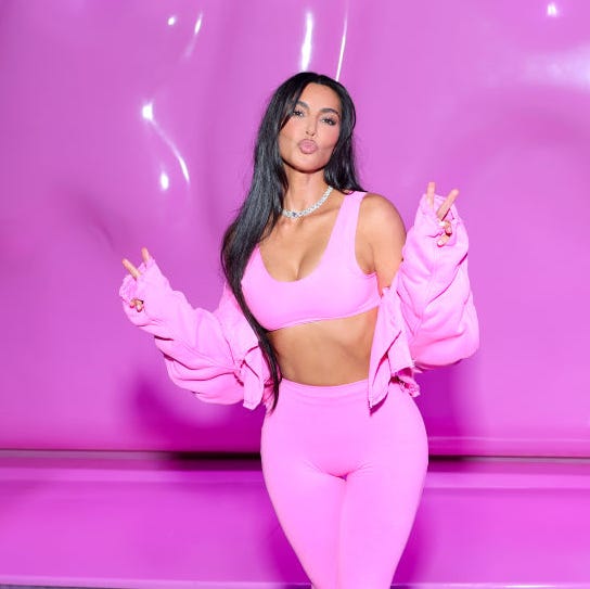 cleopatra dube add kim kardashian in yoga pants photo