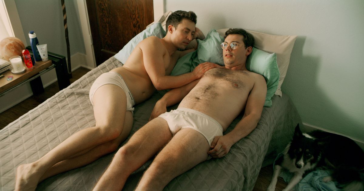 bambang prayudi share straight men sleeping naked photos