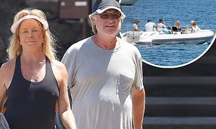arturo mixco recommends goldie hawn ass overboard pic