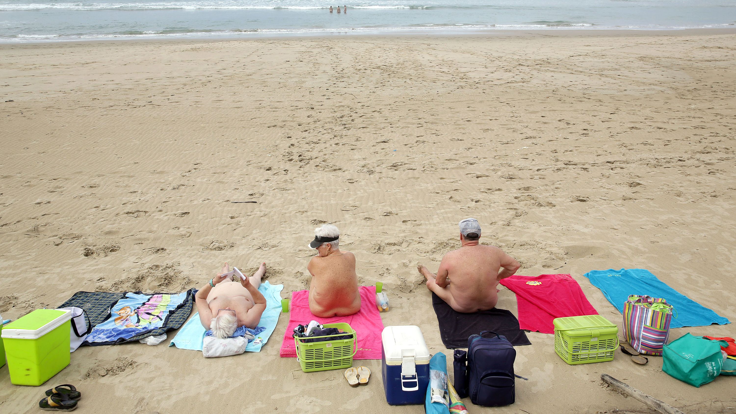 Nudes On The Beach saint etienne