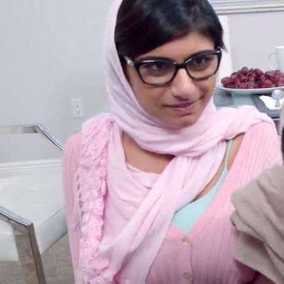 anne dinsdale recommends mia khalifa and mother pic