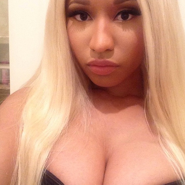 nicki minaj naked selfie