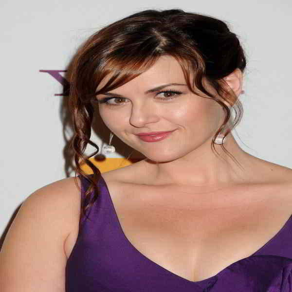 antonieta dela cruz recommends Sara Rue Bra Size