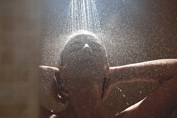ahmed ibrahim mohammed recommends Hot Blondes In Shower