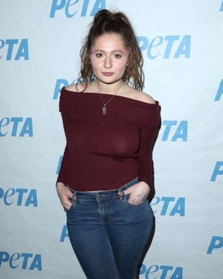 Emma Kenney Ever Been Nude kristyna drown