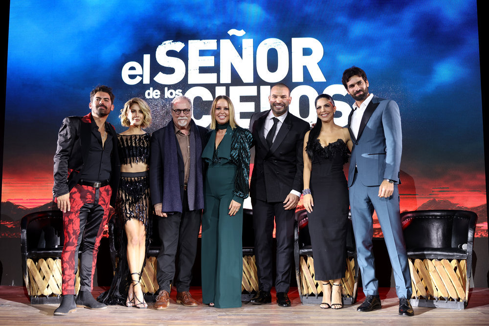 senor de los cielos cast