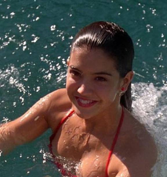 ameerul shafiq recommends Phoebe Cates Nude Pics