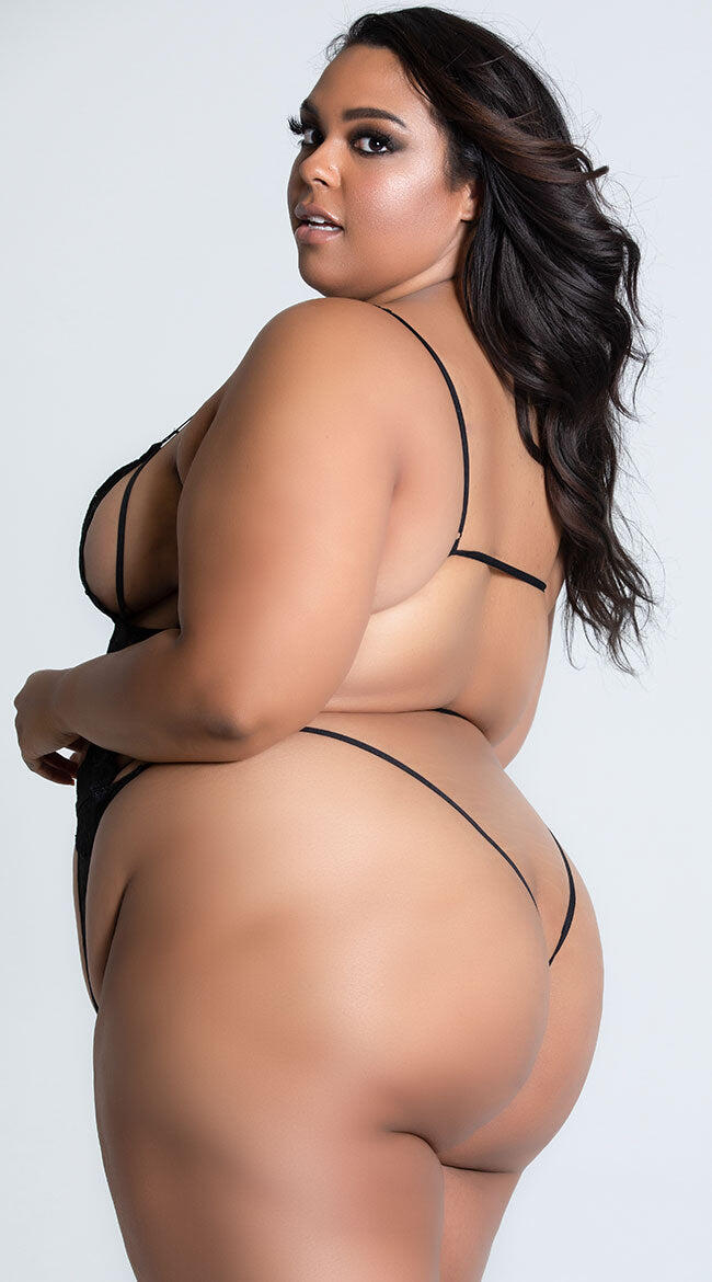 Plus Size Model Nude wise pussy