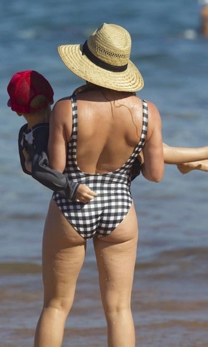 corrine alvarez share hilary duff bikini body photos