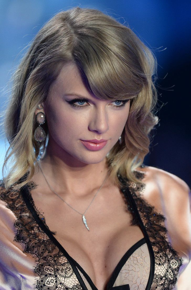 anwar sunny share taylor swift tits tumblr photos