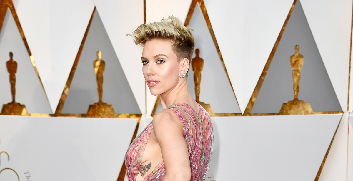 chris labranche recommends scarlett johansson side boob pic