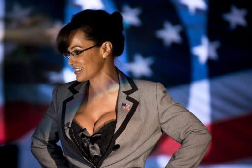 Lisa Ann Plays Sarah Palin hochheim zwangsorgasmus