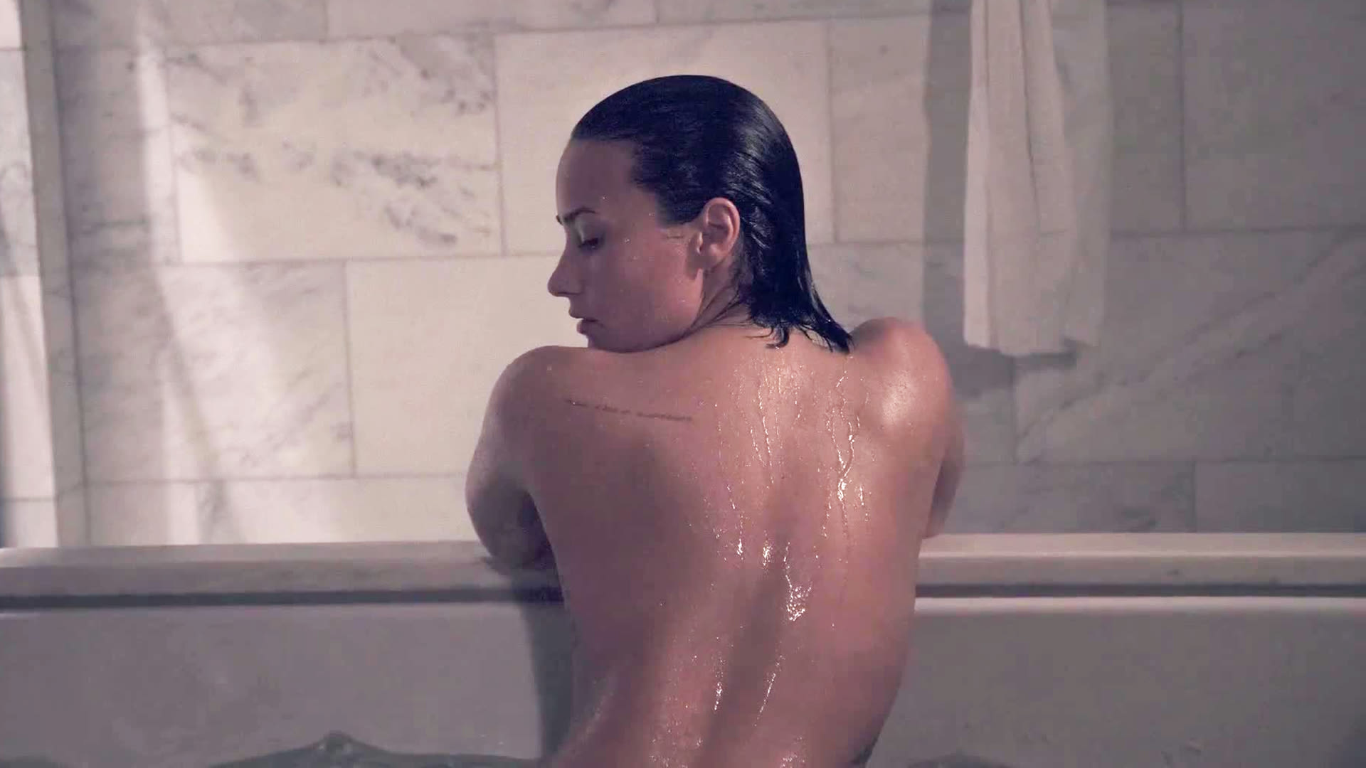 ashley selan share nude pictures of demi lovato photos