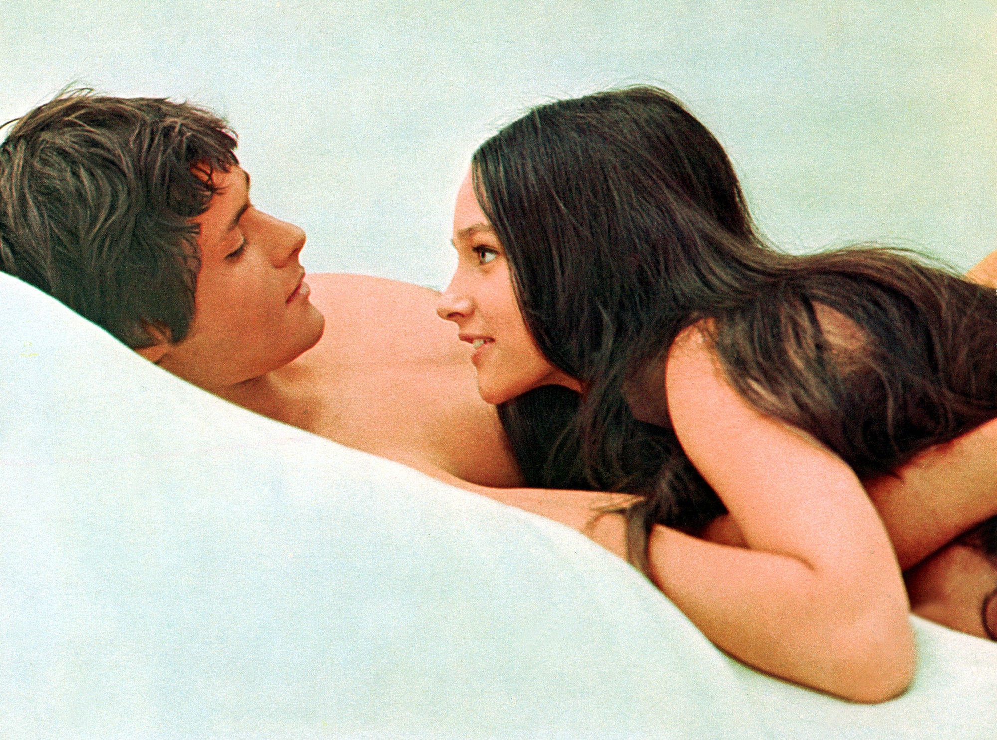 belinda beer recommends olivia hussey romeo and juliet topless pic