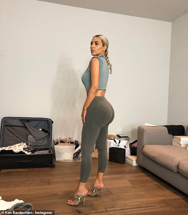 Best of Kim kardashian in yoga pants