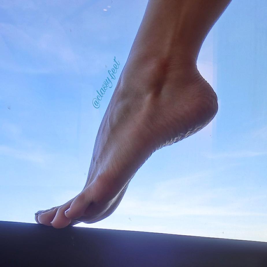 arie visser recommends alanah pearce feet pic