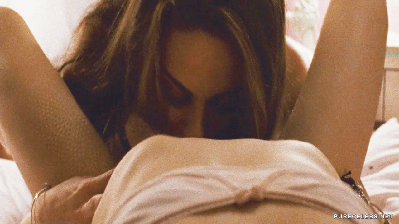 billy parks recommends Natalie Portman Mila Kunis Sex Scene