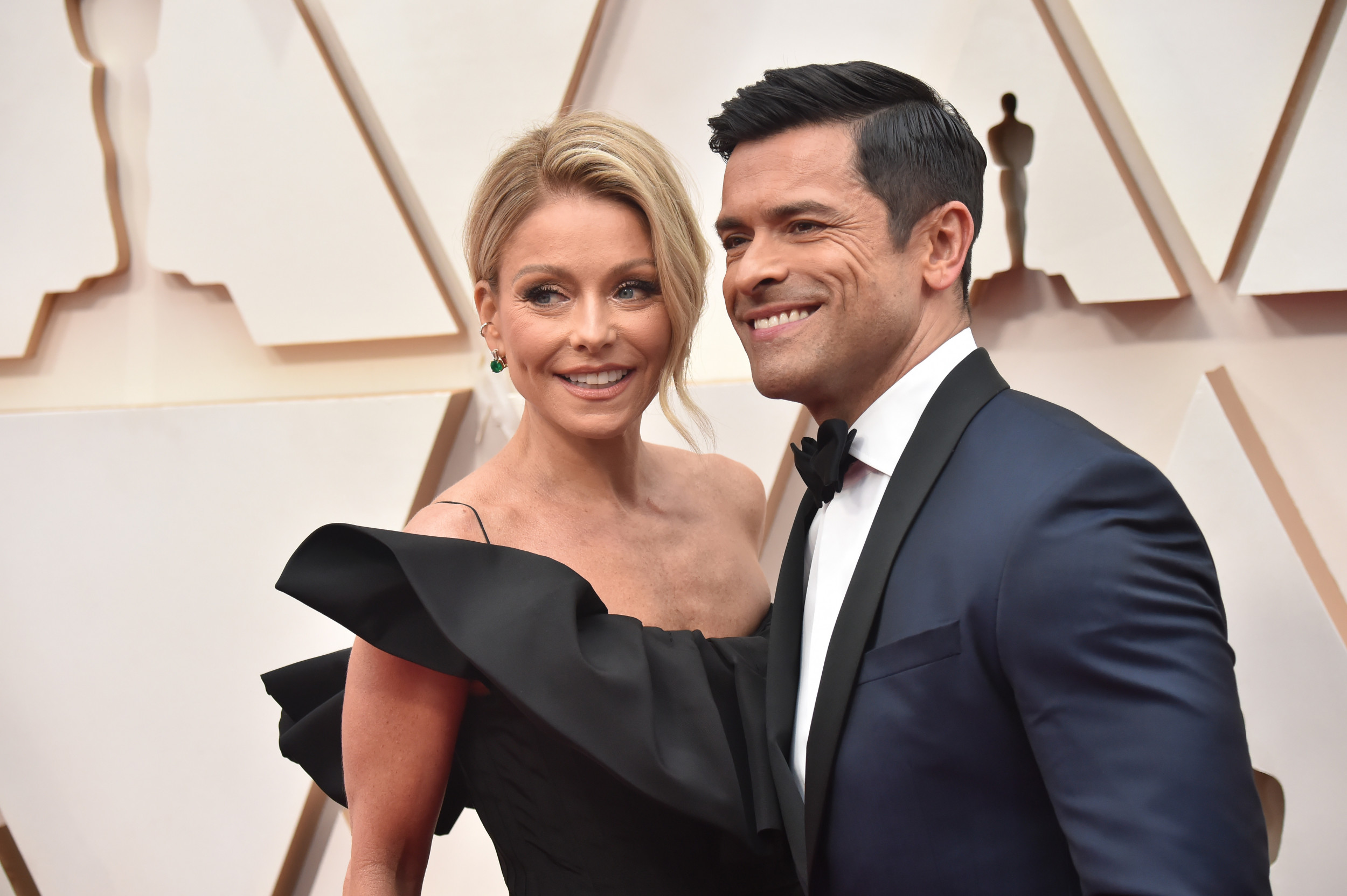 daniel ilyayev recommends kelly ripa xxx pic