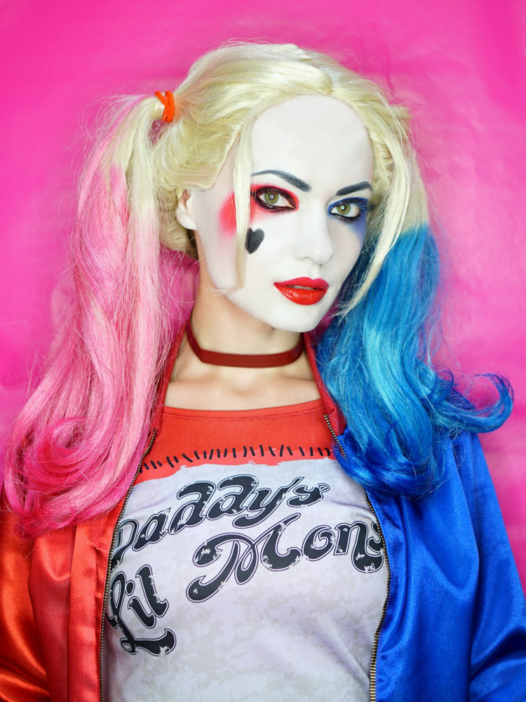 char howe add show me images of harley quinn photo