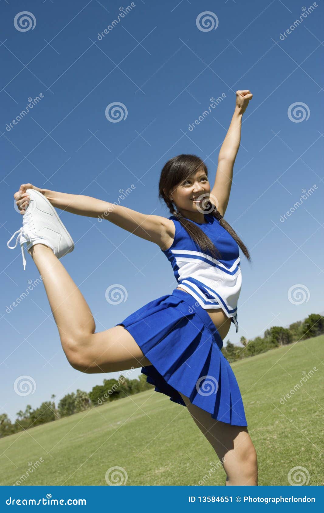 branislav jelic add photo college cheerleaders legs
