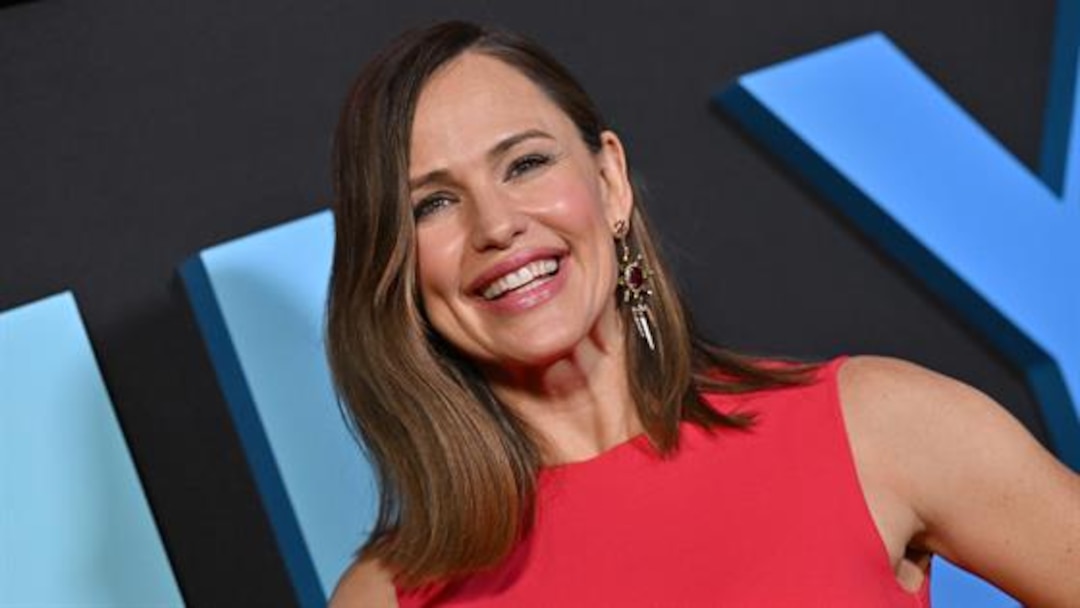 colt golden add photo jennifer garner nips