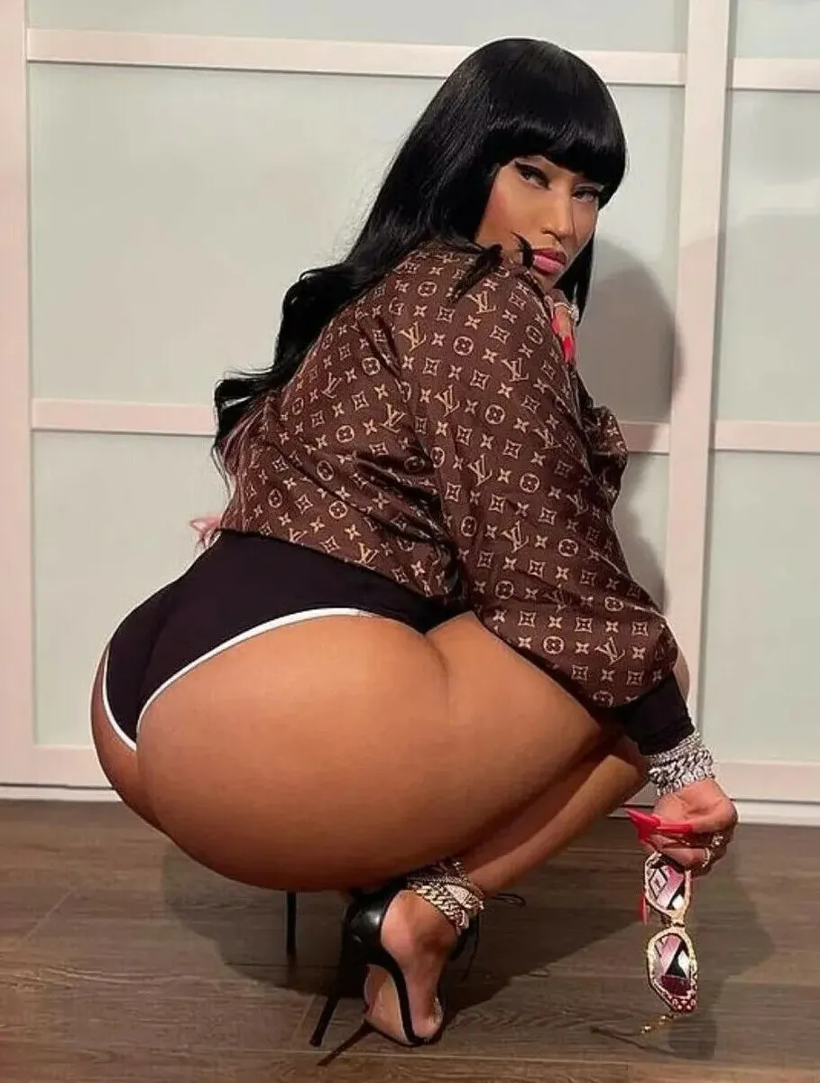 brandi machado recommends Nicki Minaj In Booty Shorts