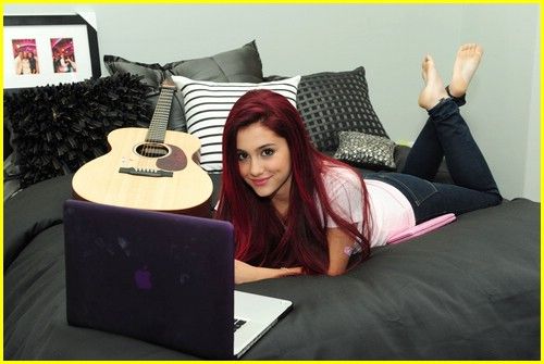 andy rochon add photo ariana grande soles