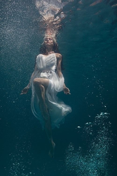 diane bustin share women in water tumblr photos