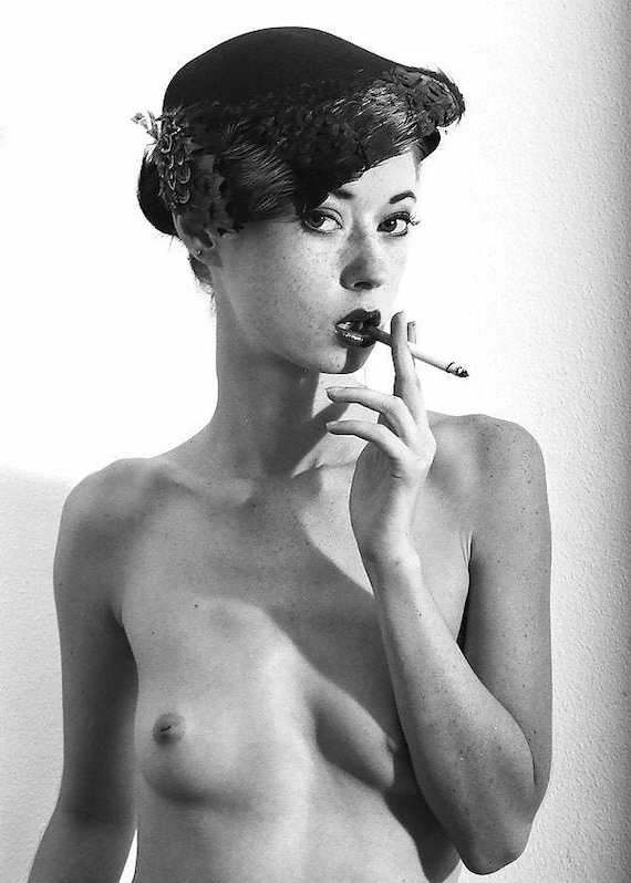 Best of Sexy naked women smoking