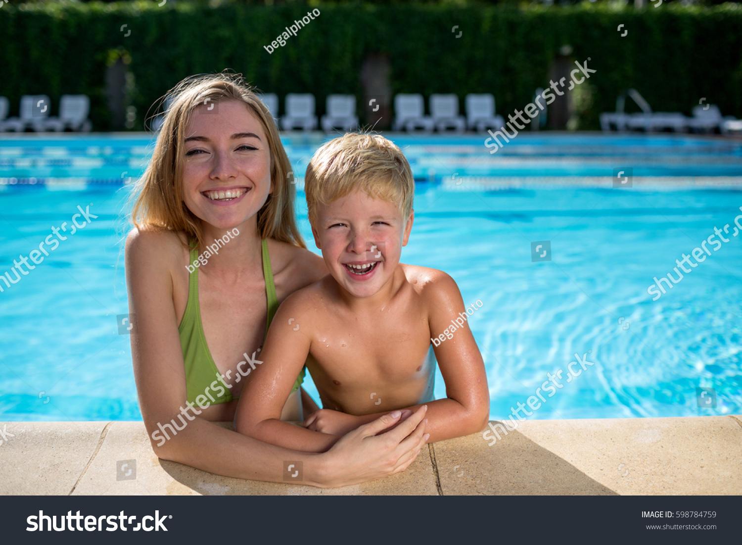 dee blansett share mother son on vacation photos