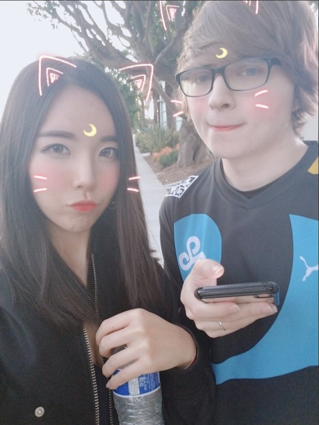 c9 sneaky girlfriend