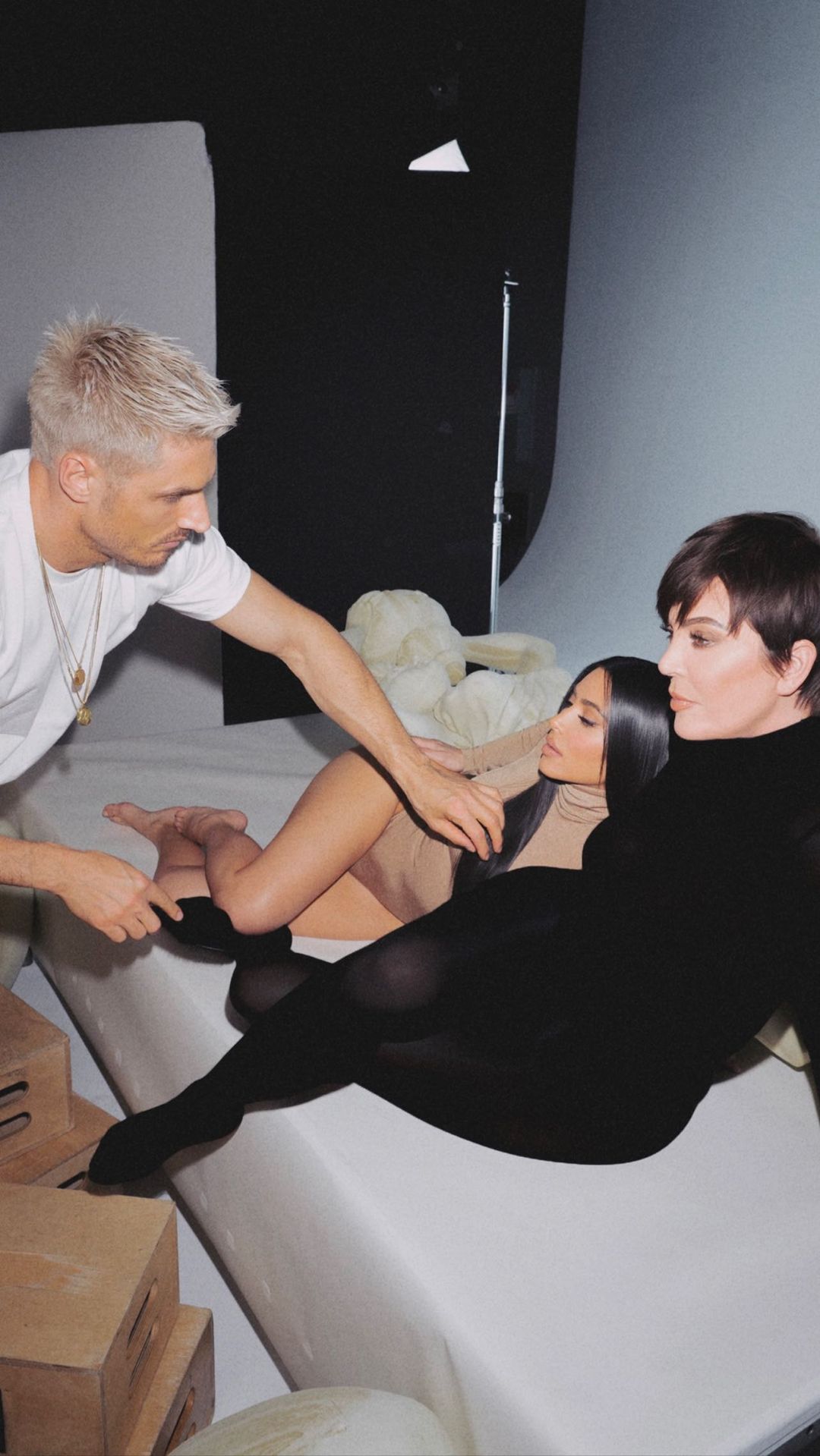 dan trowell recommends Kris Jenner Nude Photo