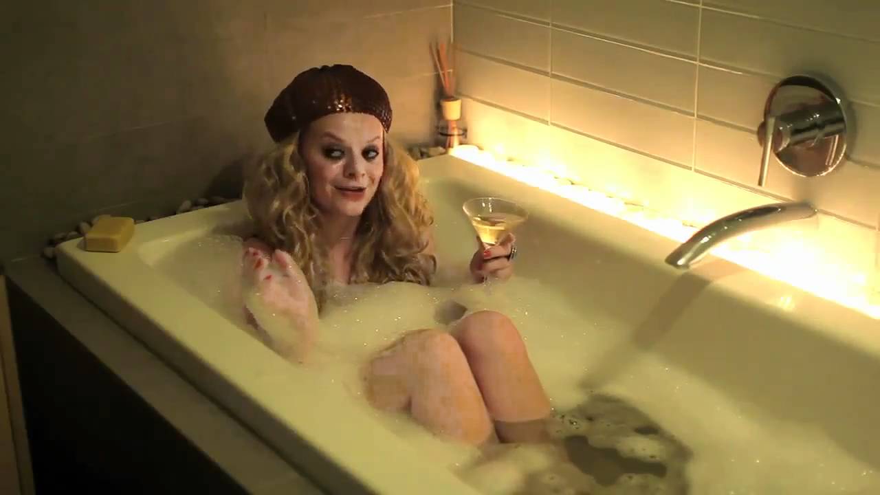 chasity miles recommends Mary Kate Shower Scene