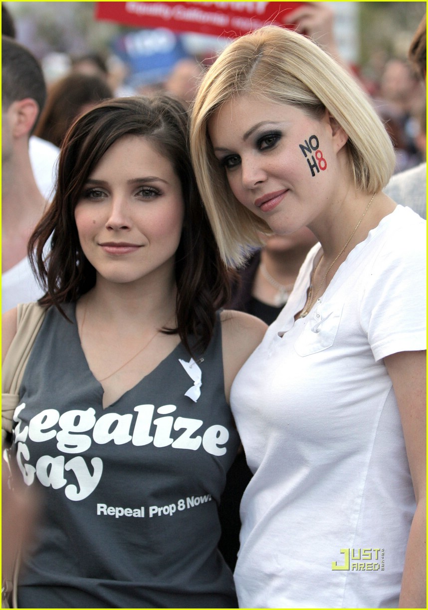 allison lundquist recommends is sophia bush lesbian pic