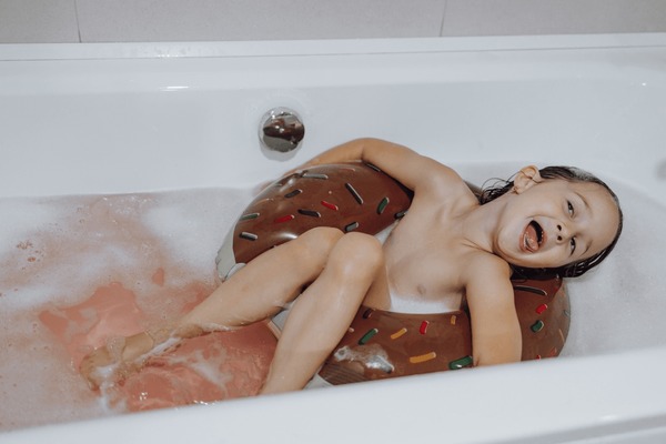 dirkie smit recommends girls in the bathtube pic