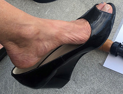 cassandra youmans share pictures of womens feet in high heel shoes photos