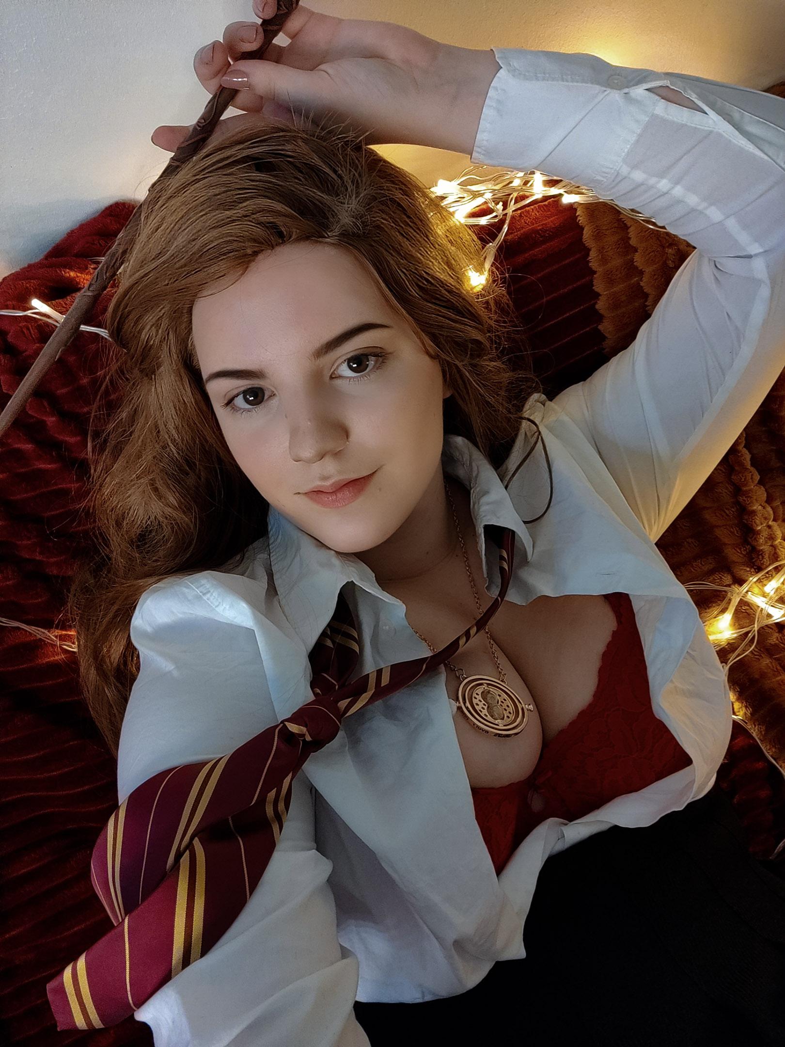 doug pena recommends hermione granger nude cosplay pic