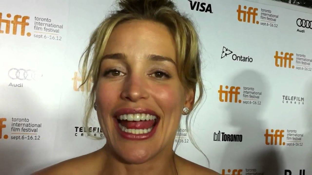 alicia jonson recommends piper perabo hot pic