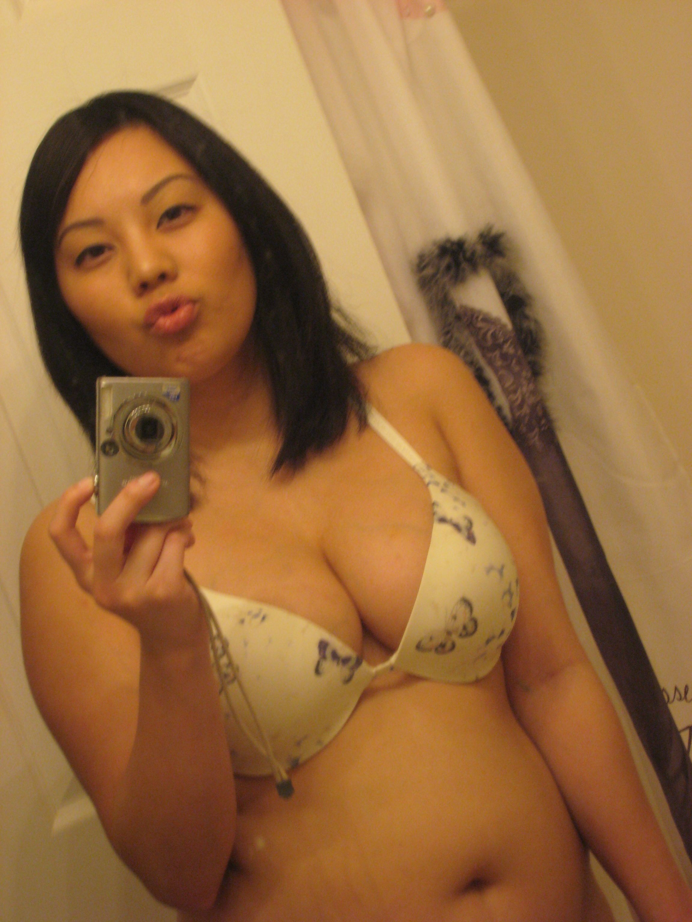 bonnie hogarth share busty asian nude selfie photos